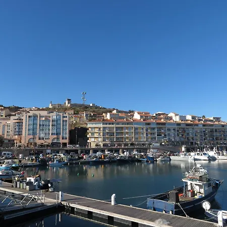En Bord De A Avec Loggia, Parking Prive Et Acces Direct A La - Fr-1-338-566 Apartment Sete