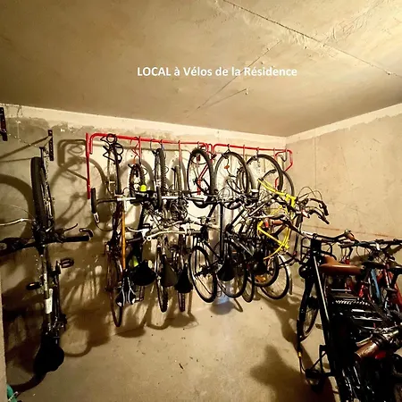 Apartment En Bord De A Avec Loggia, Parking Prive Et Acces Direct A La - Fr-1-338-566