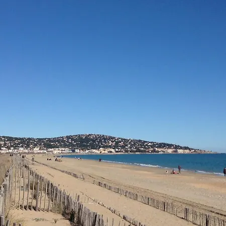 Apartman 2 Pieces Avec Parking Et Climatisation A - Fr-1-338-419 *